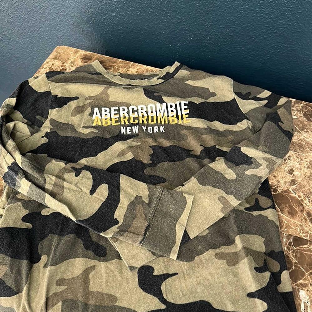 Abercrombie kids, long sleeve camo t-shirt